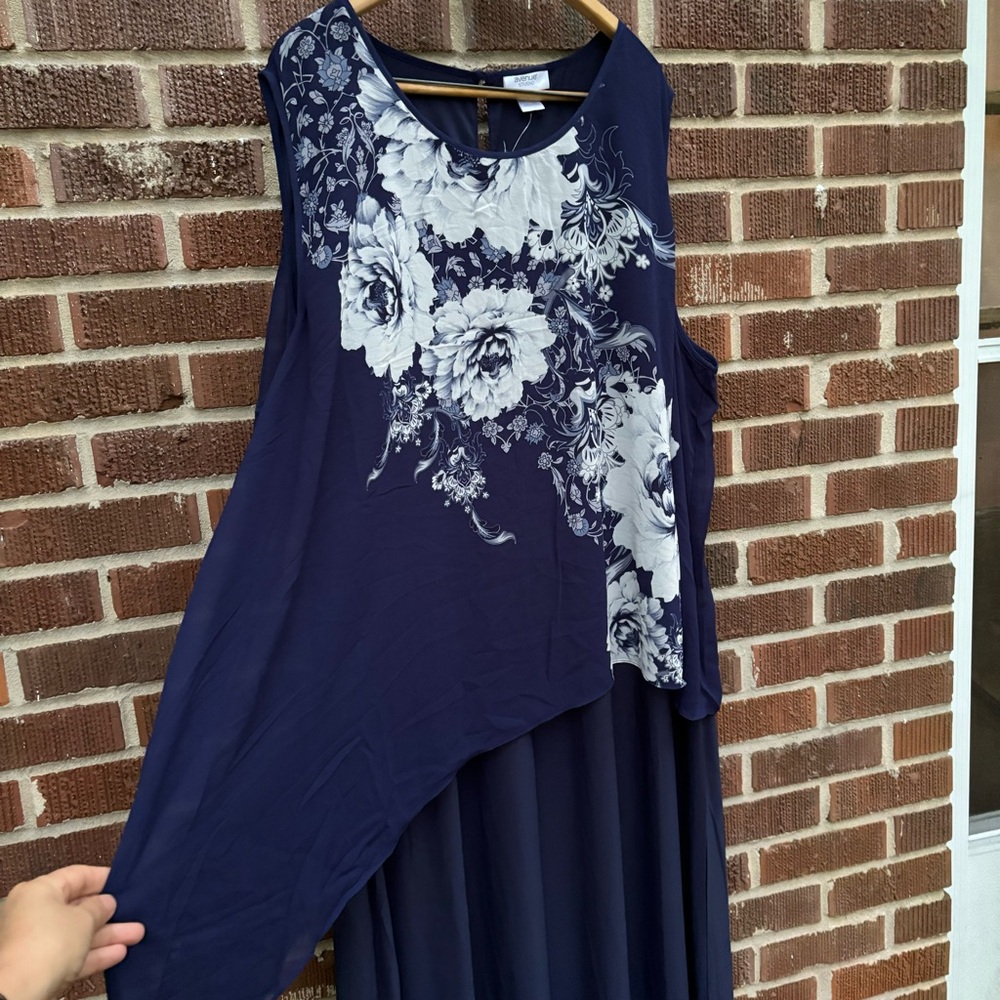 Avenue Studio NWT Sleeveless Bronwyn Floral Print Navy Maxi Dress Size 30/32 - Picture 3 of 9